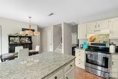 9005 Four Mile Creek Road, Charlotte, NC 28277 - Photo 13
