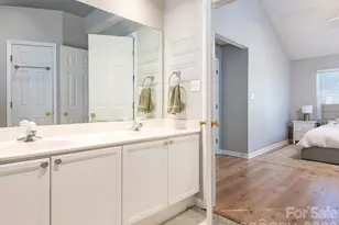 3930 Huntmeadow Dr, Charlotte, NC 28269 - Photo 25