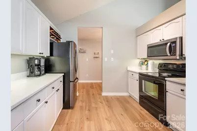 3930 Huntmeadow Drive, Charlotte, NC 28269 - Photo 3