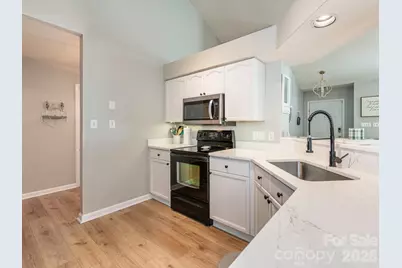 3930 Huntmeadow Drive, Charlotte, NC 28269 - Photo 17