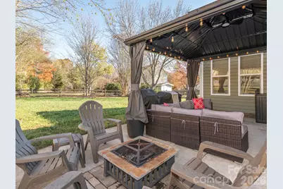 3930 Huntmeadow Drive, Charlotte, NC 28269 - Photo 41