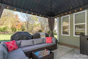3930 Huntmeadow Dr, Charlotte, NC 28269 - Photo 39