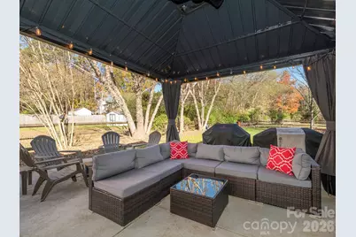 3930 Huntmeadow Drive, Charlotte, NC 28269 - Photo 37