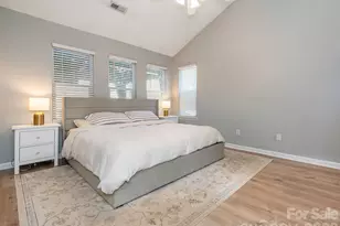 3930 Huntmeadow Dr, Charlotte, NC 28269 - Photo 23