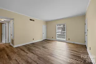 5925 Quail Hollow Rd, Charlotte, NC 28210 - Photo 3