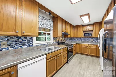 102 Stacybrook Drive SE, Concord, NC 28025 - Photo 7