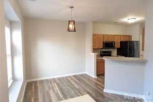 4613 Forestridge Commons Dr, Charlotte, NC 28269 - Photo 3