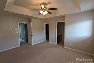 4613 Forestridge Commons Dr, Charlotte, NC 28269 - Photo 9