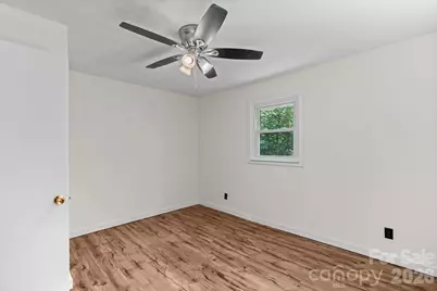 177 E Poplar Drive, Hendersonville, NC 28792 - Photo 11