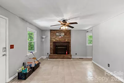 177 E Poplar Drive, Hendersonville, NC 28792 - Photo 5