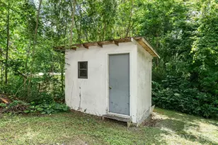 177 E Poplar Dr, Hendersonville, NC 28792 - Photo 35
