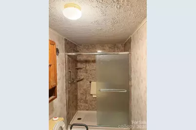731 10th Street Boulevard NW, Hickory, NC 28601 - Photo 13