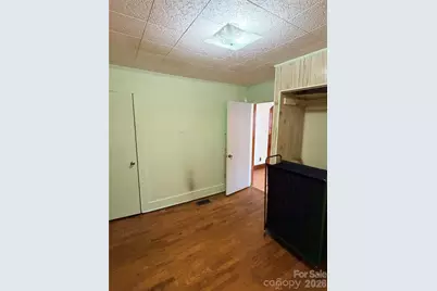 731 10th Street Boulevard NW, Hickory, NC 28601 - Photo 17