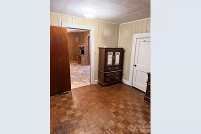 731 10th Street Boulevard NW, Hickory, NC 28601 - Photo 15