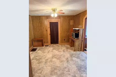 731 10th Street Boulevard NW, Hickory, NC 28601 - Photo 7