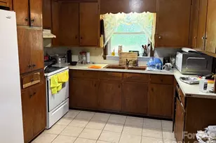 101 Ramsey St, Morganton, NC 28655 - Photo 3