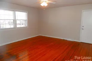 815 Echo Glen Rd, Charlotte, NC 28213 - Photo 3