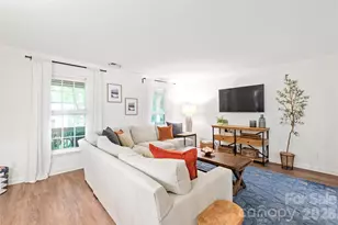 419 Scarborough Ln, Matthews, NC 28105 - Photo 13