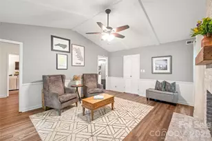 419 Scarborough Ln, Matthews, NC 28105 - Photo 11