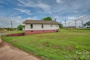 500 Southern St, Rutherfordton, NC 28139 - Photo 3