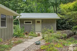 878 Garren Creek Rd, Fairview, NC 28730 - Photo 5