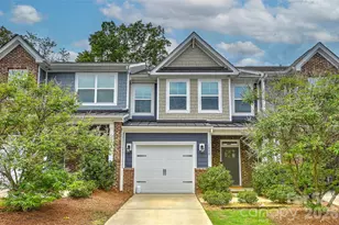1010 Moffatt Ln, Matthews, NC 28105 - Photo 1