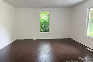 305 N Poplar St, Gastonia, NC 28054 - Photo 5