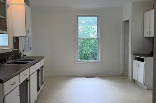 305 N Poplar St, Gastonia, NC 28054 - Photo 17