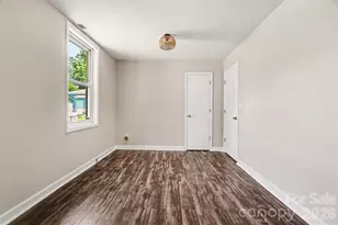 1820 Genesis Park Pl, Charlotte, NC 28206 - Photo 9