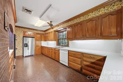 1811 5th Street NW, Hickory, NC 28601 - Photo 17