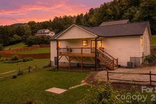 923 Newfound Rd, Leicester, NC 28748 - Photo 25