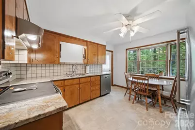 104 Laurelwood Drive, Morganton, NC 28655 - Photo 15