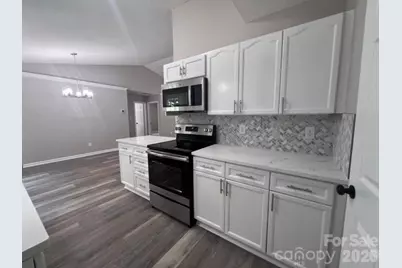 6324 Grove Park Boulevard, Charlotte, NC 28215 - Photo 5