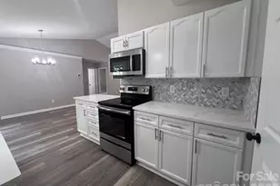 6324 Grove Park Blvd, Charlotte, NC 28215 - Photo 5