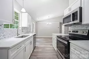 6324 Grove Park Blvd, Charlotte, NC 28215 - Photo 13