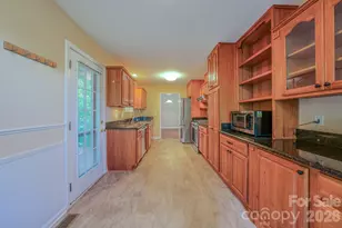 102 Forest Lake Dr, Asheville, NC 28803 - Photo 11