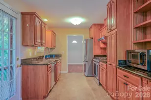 102 Forest Lake Dr, Asheville, NC 28803 - Photo 9