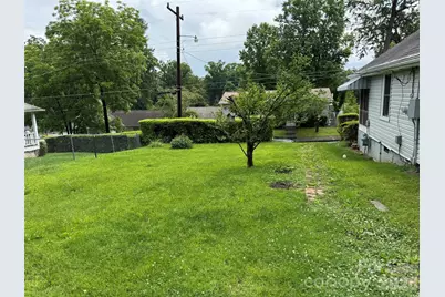 831/833 N Oak Street, Hendersonville, NC 28739 - Photo 3