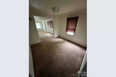 831/833 N Oak Street, Hendersonville, NC 28739 - Photo 9
