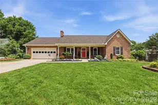 4 Fox Ridge Dr, Granite Falls, NC 28630 - Photo 1