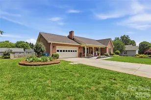 4 Fox Ridge Dr, Granite Falls, NC 28630 - Photo 3