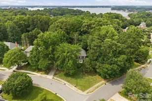 21311 Crown Lake Dr, Cornelius, NC 28031 - Photo 33