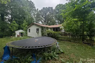 1218-B Essex St, Gastonia, NC 28052 - Photo 9