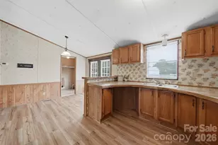 3617 Sulphur Springs Rd NE, Hickory, NC 28601 - Photo 11