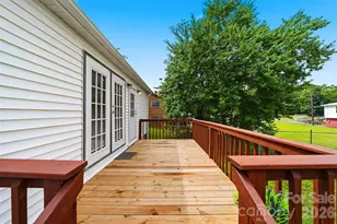 3617 Sulphur Springs Rd NE, Hickory, NC 28601 - Photo 23
