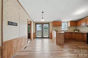 3617 Sulphur Springs Rd NE, Hickory, NC 28601 - Photo 7