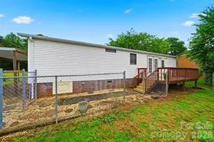 3617 Sulphur Springs Rd NE, Hickory, NC 28601 - Photo 25