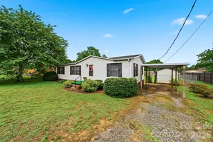 3617 Sulphur Springs Rd NE, Hickory, NC 28601 - Photo 3