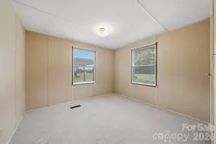3617 Sulphur Springs Rd NE, Hickory, NC 28601 - Photo 17