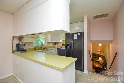 518 Vinecrest Drive, Matthews, NC 28105 - Photo 9